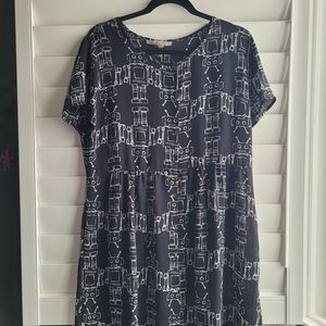 ✨️FINAL SALE ✨️Robot print cap sleeve a-line dress - size large from forever 21
